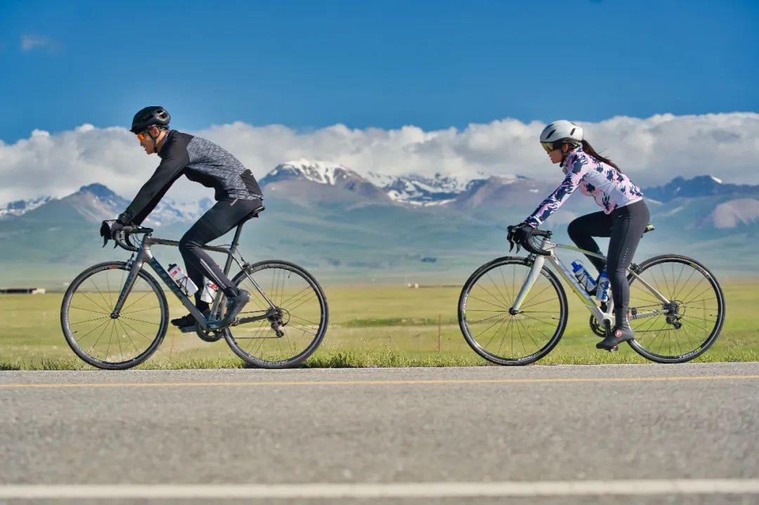 Cycling Tour on the Karakoram Highway in China